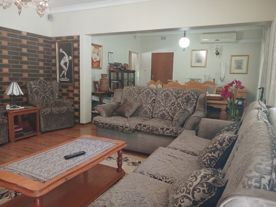 5 Bedroom Property for Sale in Wilkoppies North West